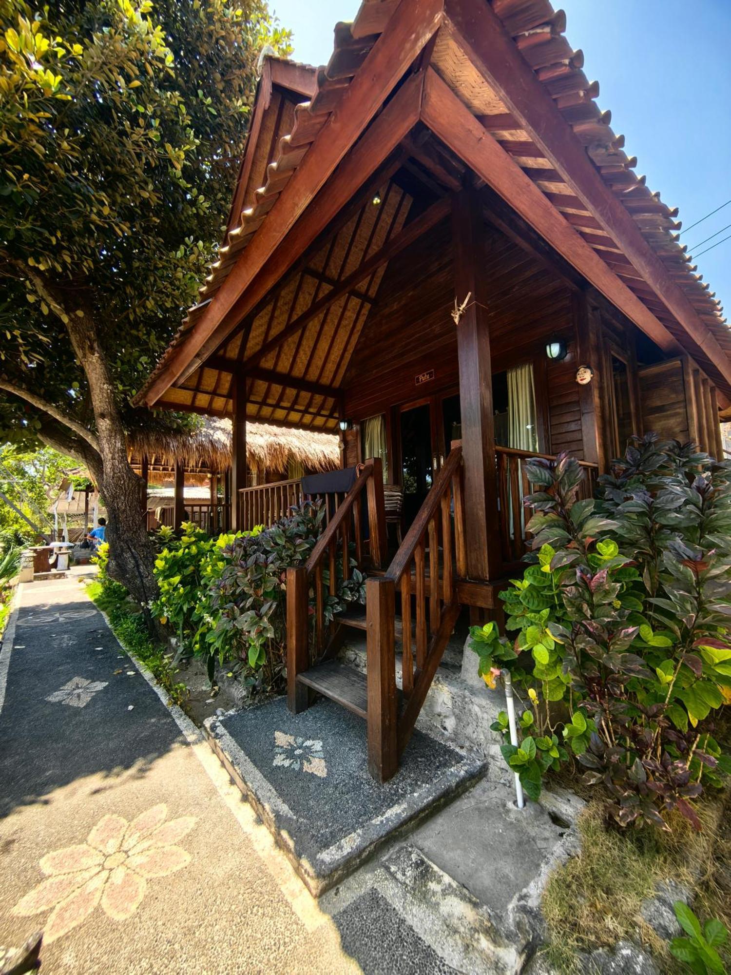 ホテル ザ ダフィッシュ セニンガン Ceningan Island エクステリア 写真