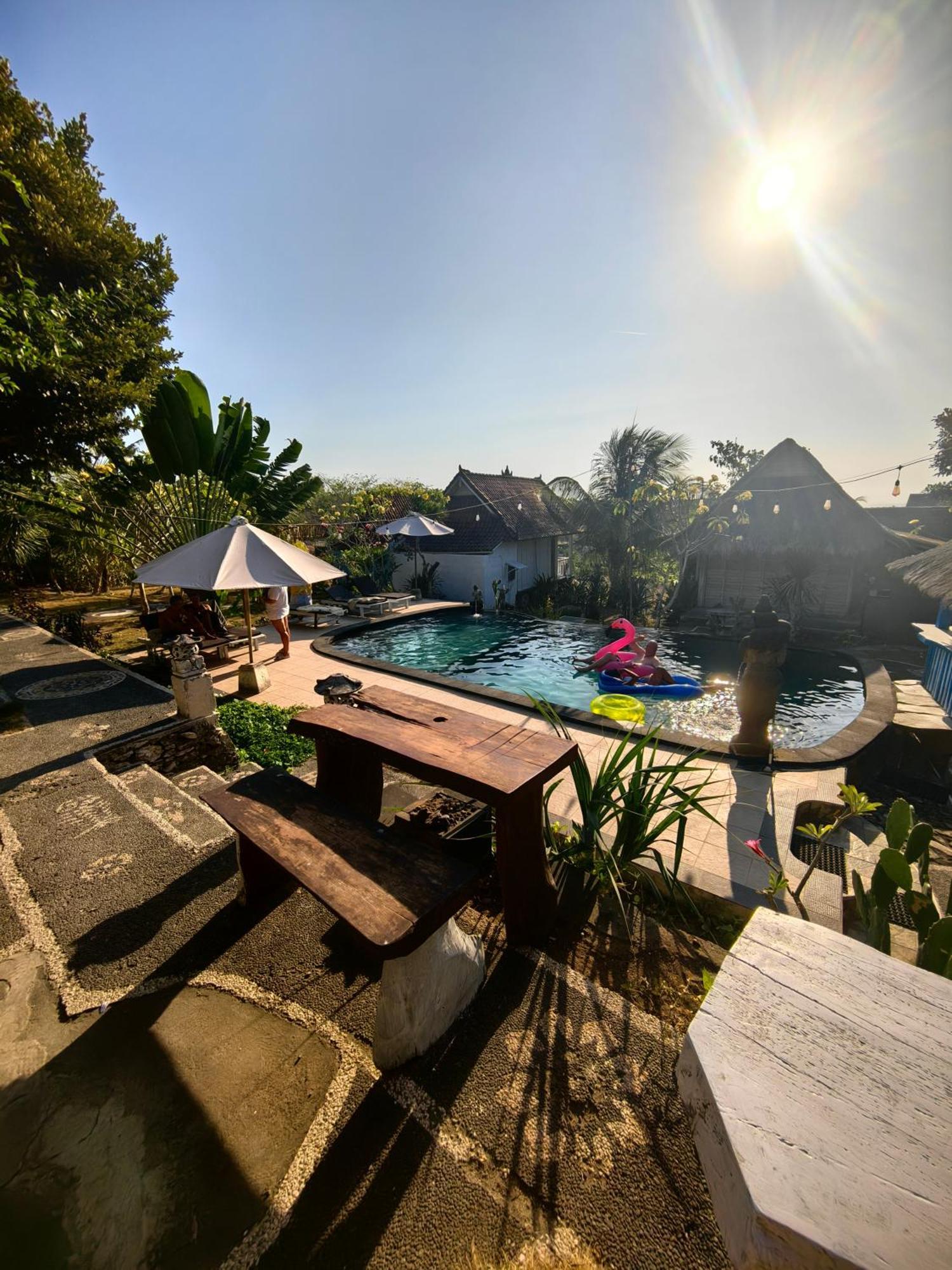 ホテル ザ ダフィッシュ セニンガン Ceningan Island エクステリア 写真