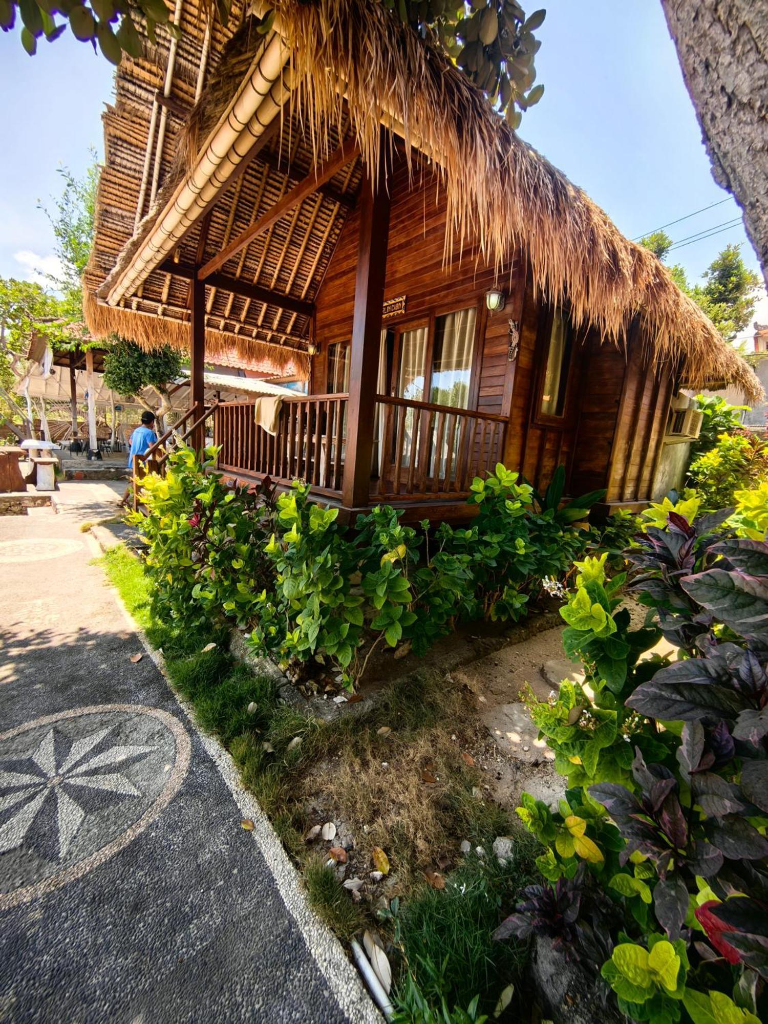 ホテル ザ ダフィッシュ セニンガン Ceningan Island エクステリア 写真