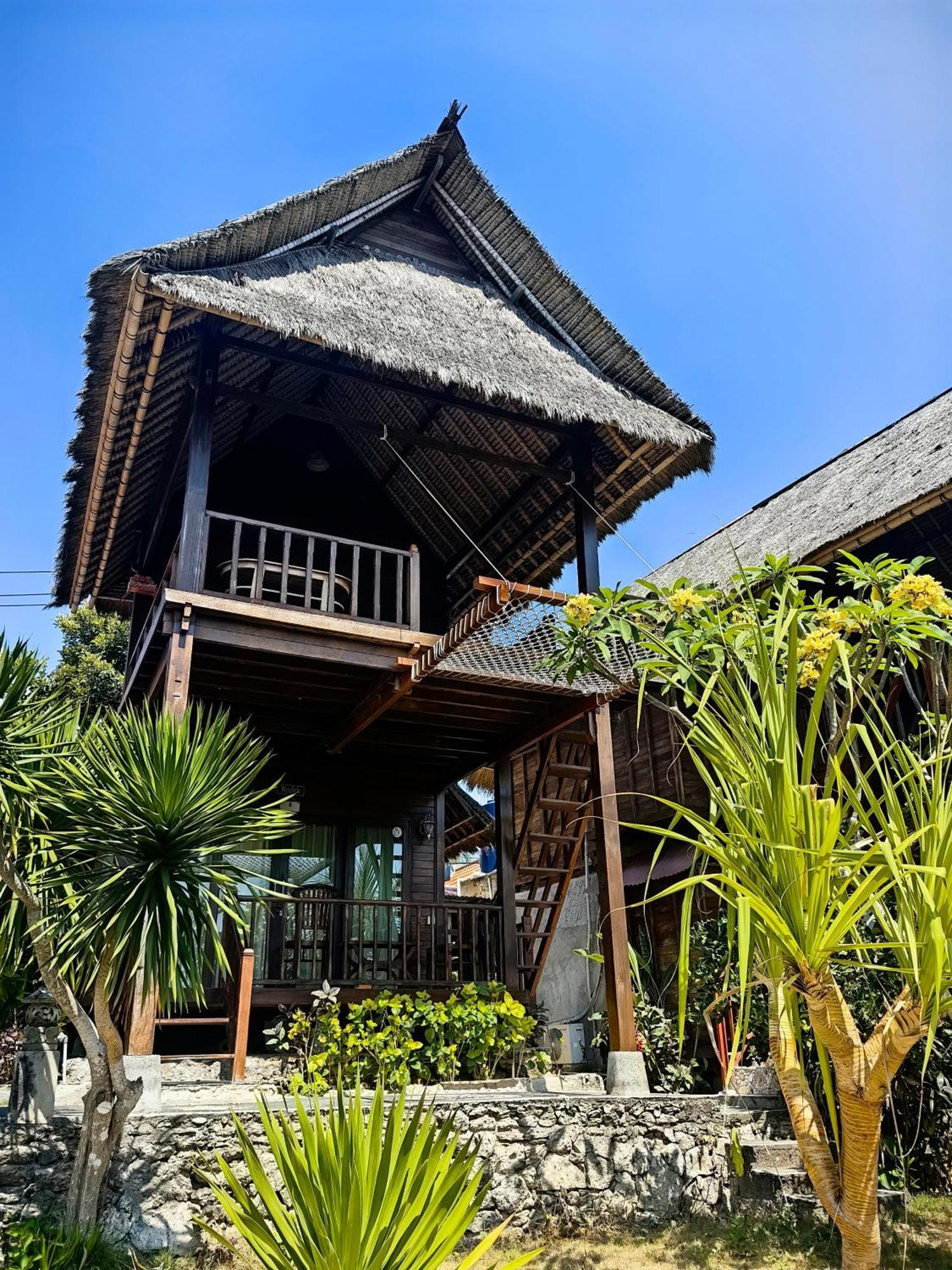 ホテル ザ ダフィッシュ セニンガン Ceningan Island エクステリア 写真