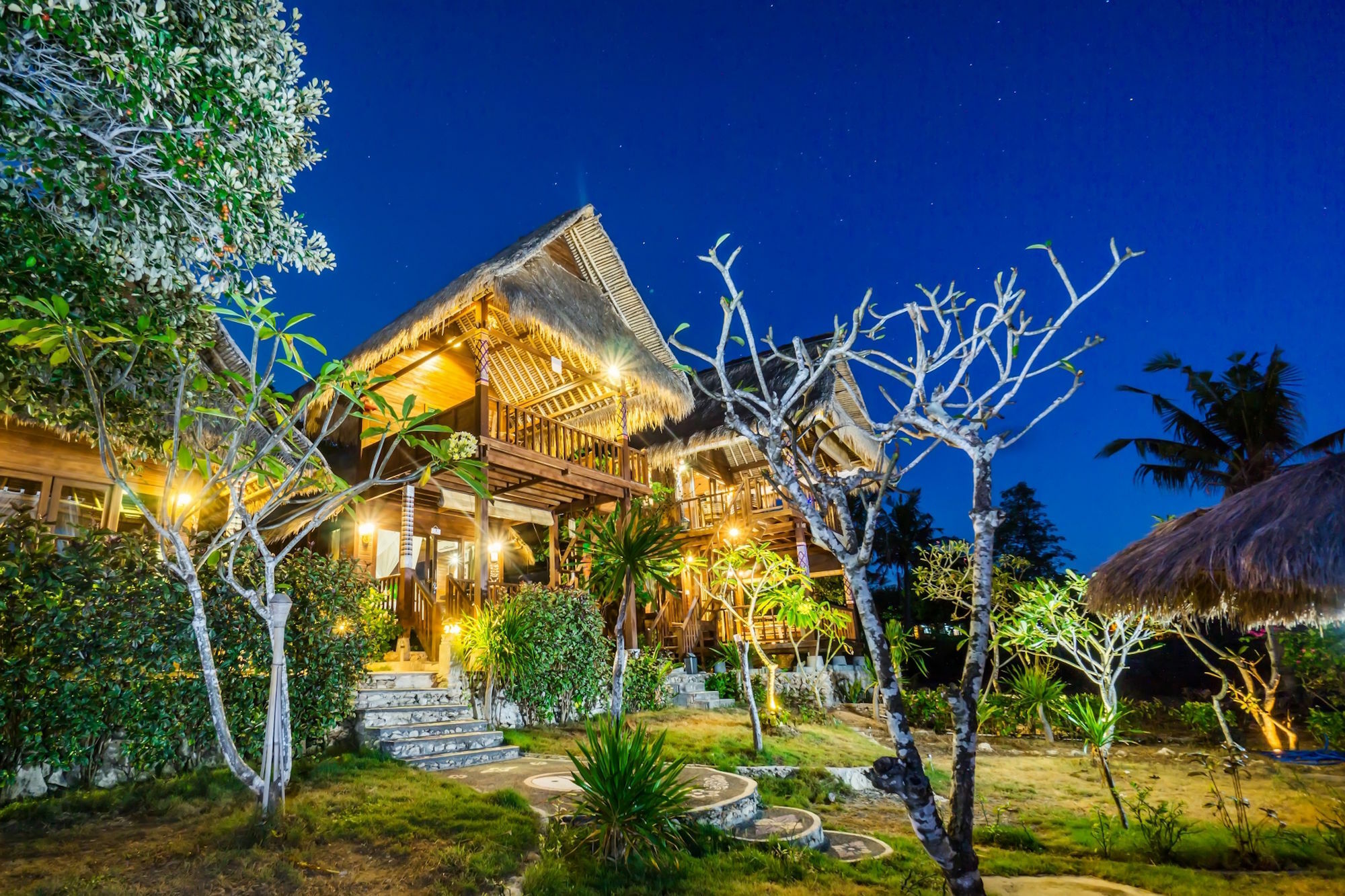 ホテル ザ ダフィッシュ セニンガン Ceningan Island エクステリア 写真